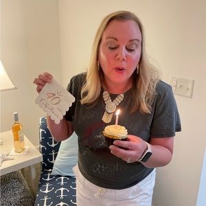 Meet your Posher, Jenn